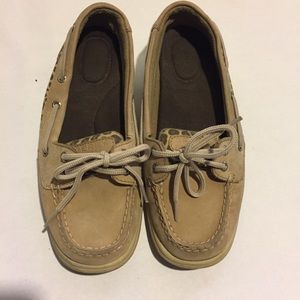 Lightly worn Sperry leopard print shoes.